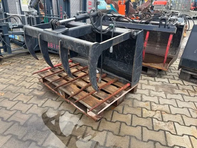 Grab bucket with tines No. 6
