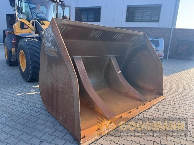 Reschke Hochkippschaufel für Volvo L90